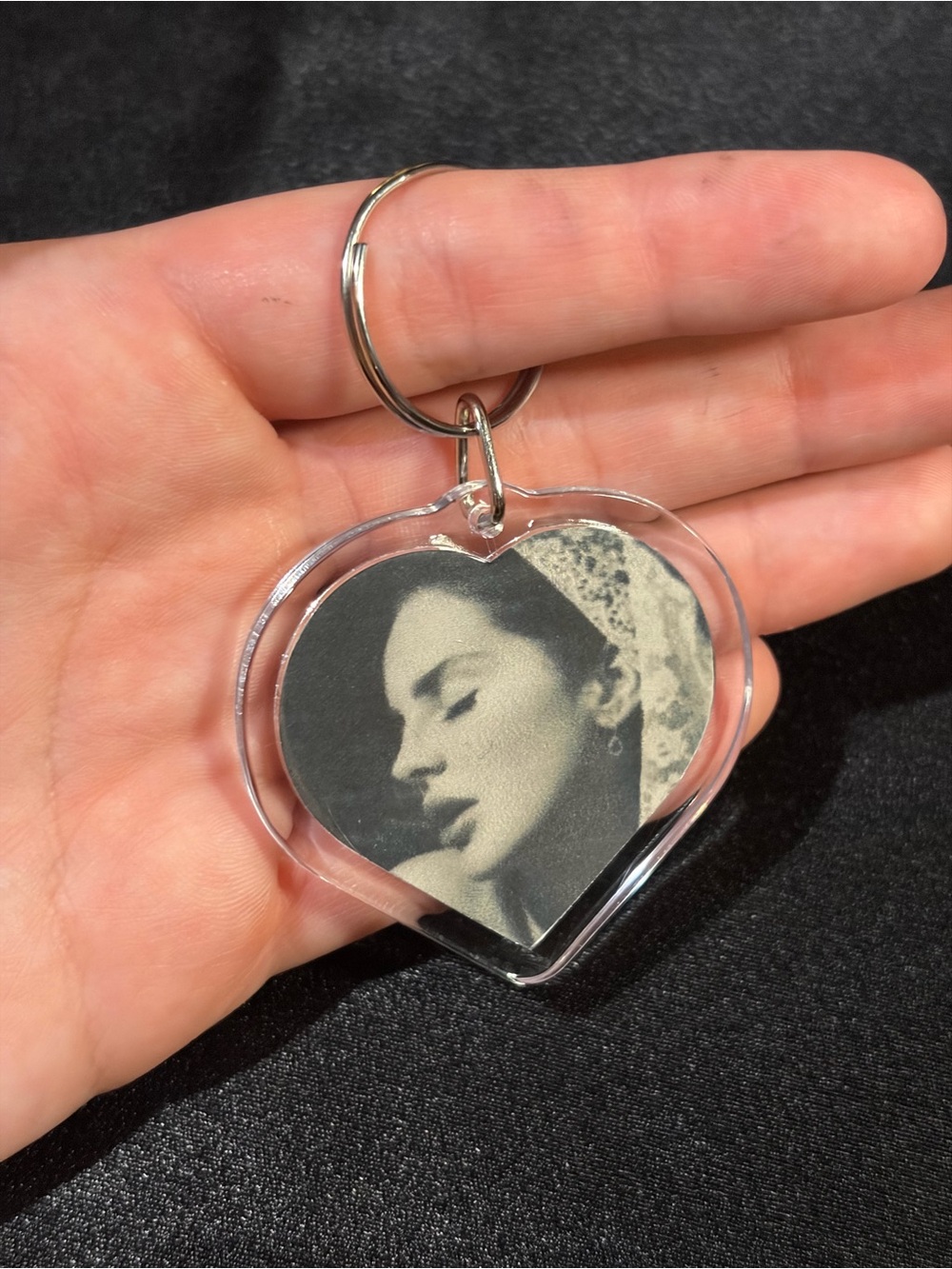 Lana Del Rey keychain - Picture 2 of 3